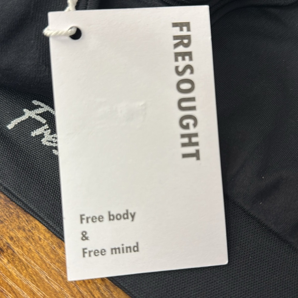 Black Sports Bra FRESOUGHT Sports Bras for Women Padded Workout <<<<<66>>>>> - Picture 6 of 6